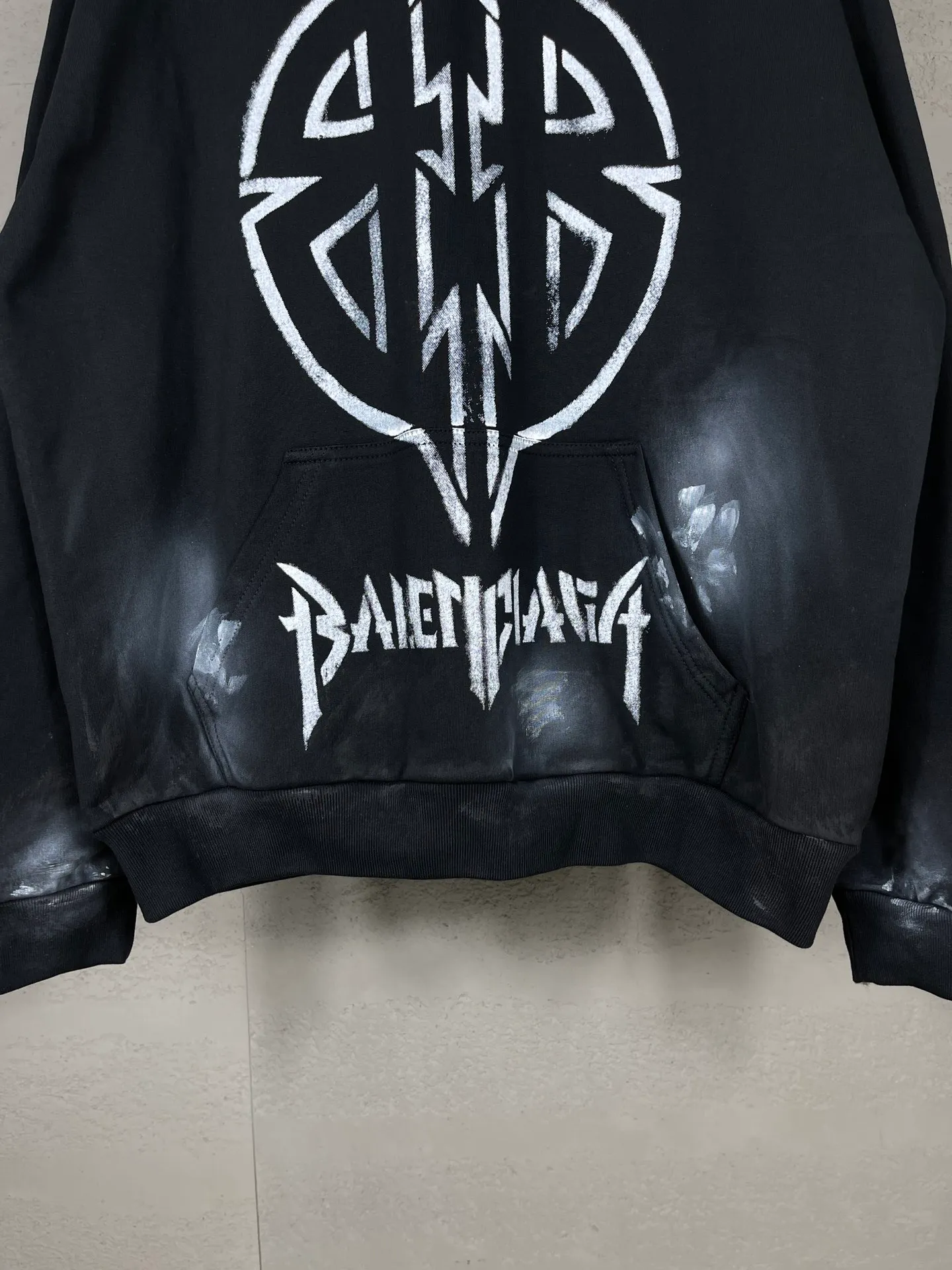 【 . Quality】BALENCI*GA/ .24SS B . ， Y ， 。 . Authentic ， ！ ZP 。 460 ， . ， ，。 。 ， ， 。 。 OS . Same Style ：BL 238936 ：Black Size：XS S M L